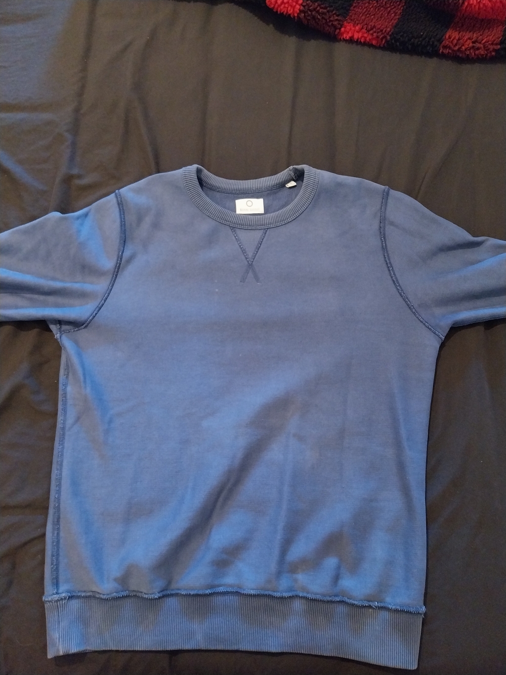 Men's Classic Crew Sweatshirt in Navy Blue